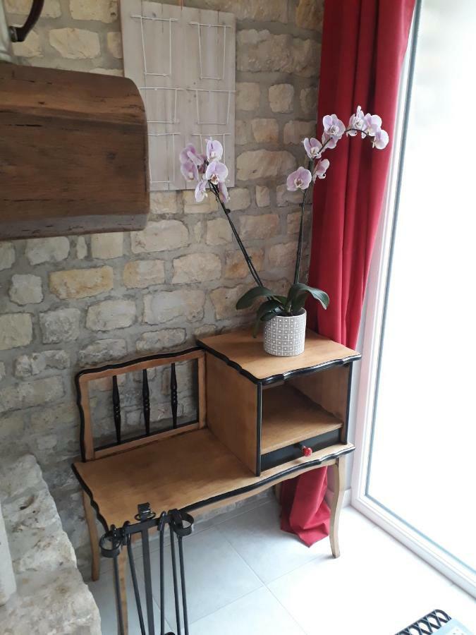 Gite " Le Vieux Noyer" Liesville-sur-Douve Exterior foto