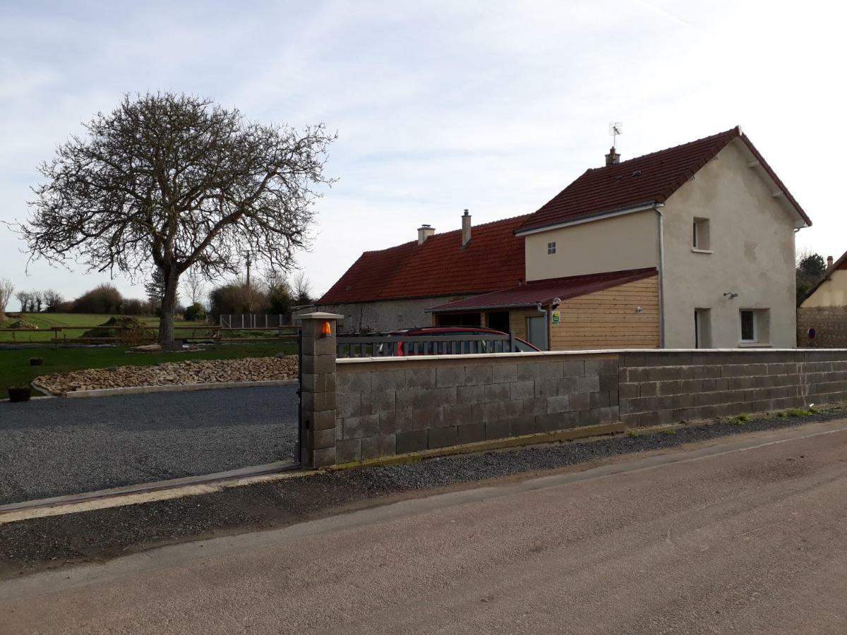 Gite " Le Vieux Noyer" Liesville-sur-Douve Exterior foto